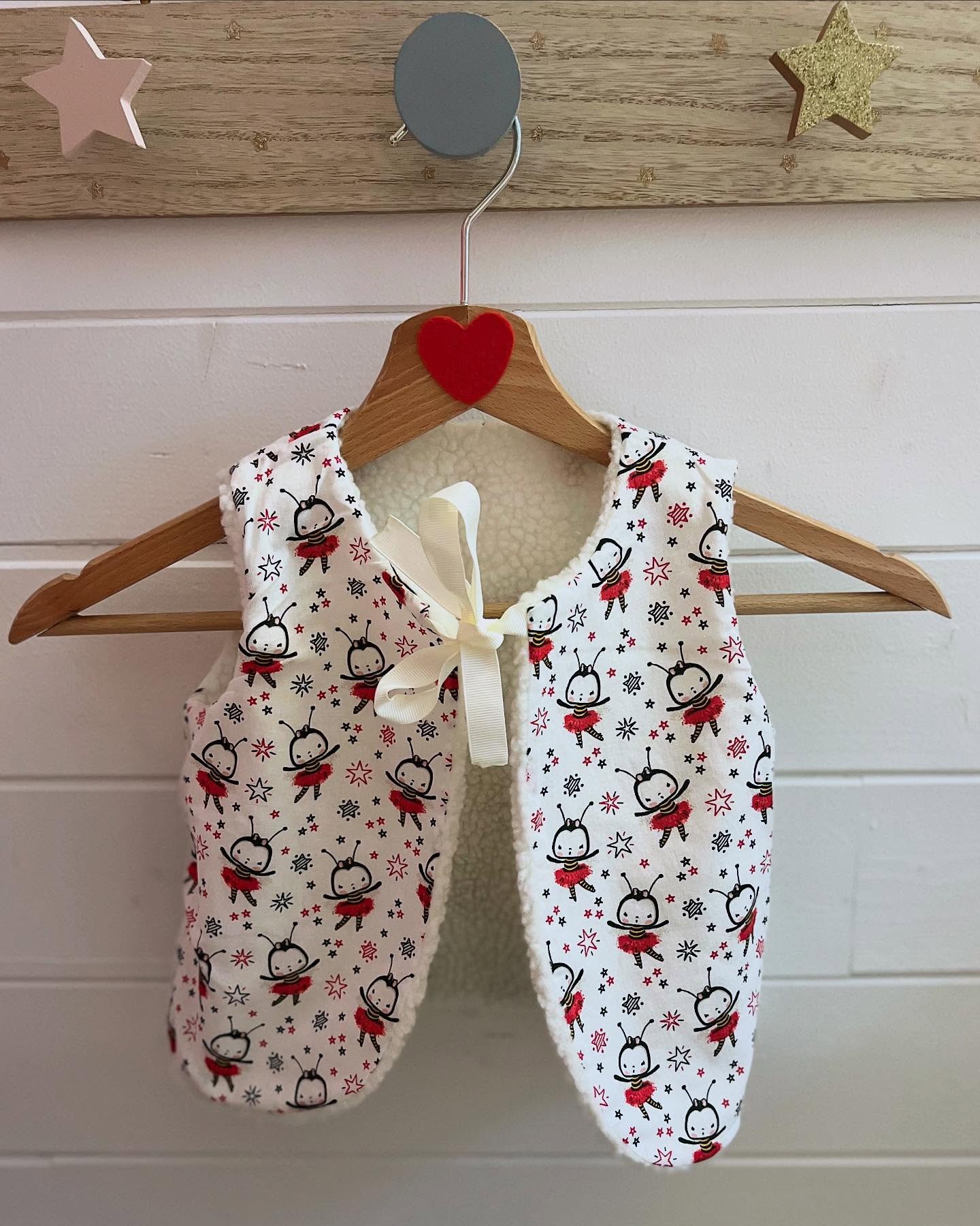 Gilet de berger pour enfant tout doux en fausse fourrure - couleur et motifs au choix – Image 2