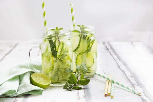 💧 Mon Eau Détox Maison : la boisson fraîche, saine et pleine de bienfaits 🌿