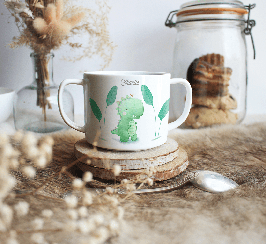 Tasse deux anses personnalisée "Bébé dinosaure"