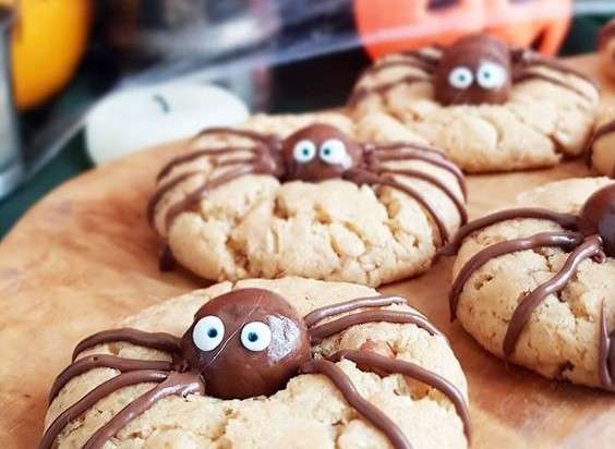 🕷️ Recette Facile de Spider Cookies (Beurre de Cacahuètes) pour Halloween