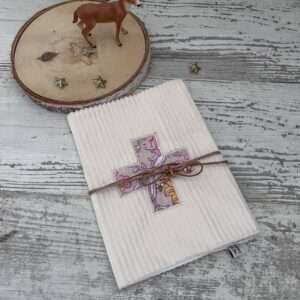 Carnet de santé personnalisable "Croix rose"