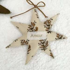 Étoile personnalisée motif fleuri marron – 3 tailles au choix