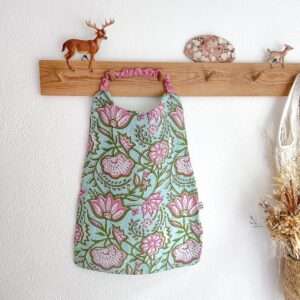 Bavoir élastiqué personnalisé – Fleurs rose