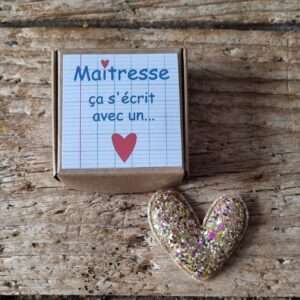Broche coeur à paillettes merci maitresse